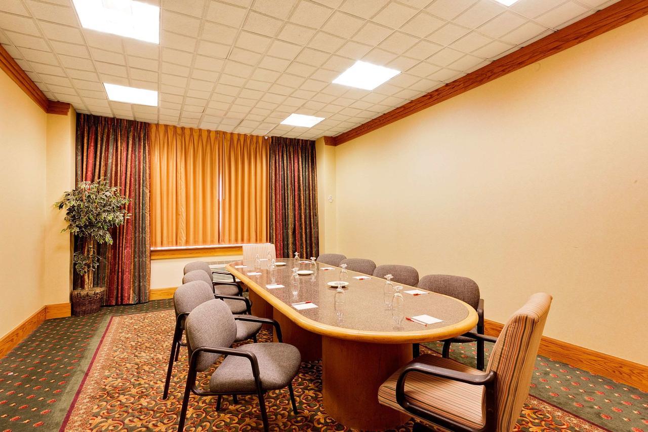 Ramada By Wyndham Fishkill Hotell Eksteriør bilde