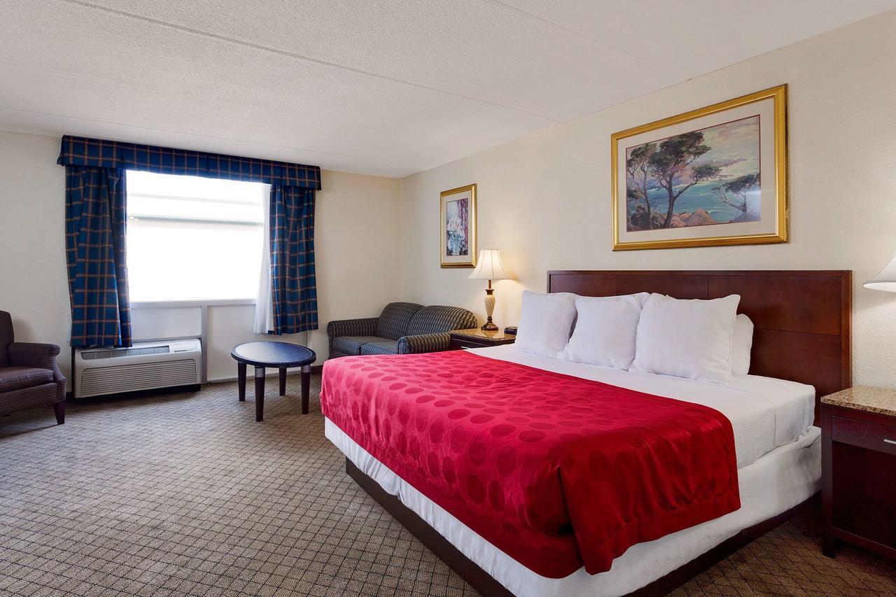 Ramada By Wyndham Fishkill Hotell Eksteriør bilde