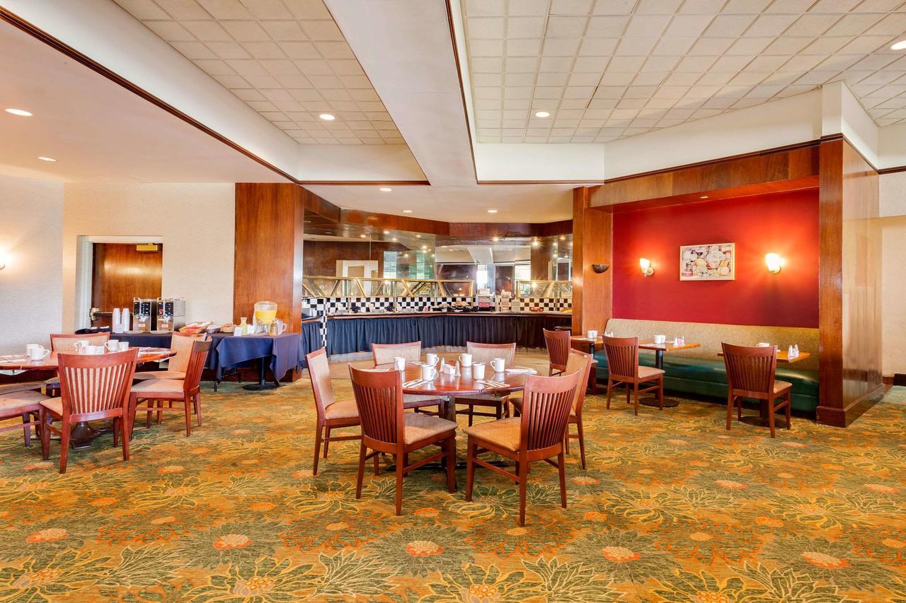 Ramada By Wyndham Fishkill Hotell Eksteriør bilde