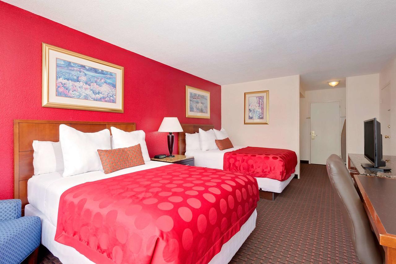 Ramada By Wyndham Fishkill Hotell Eksteriør bilde